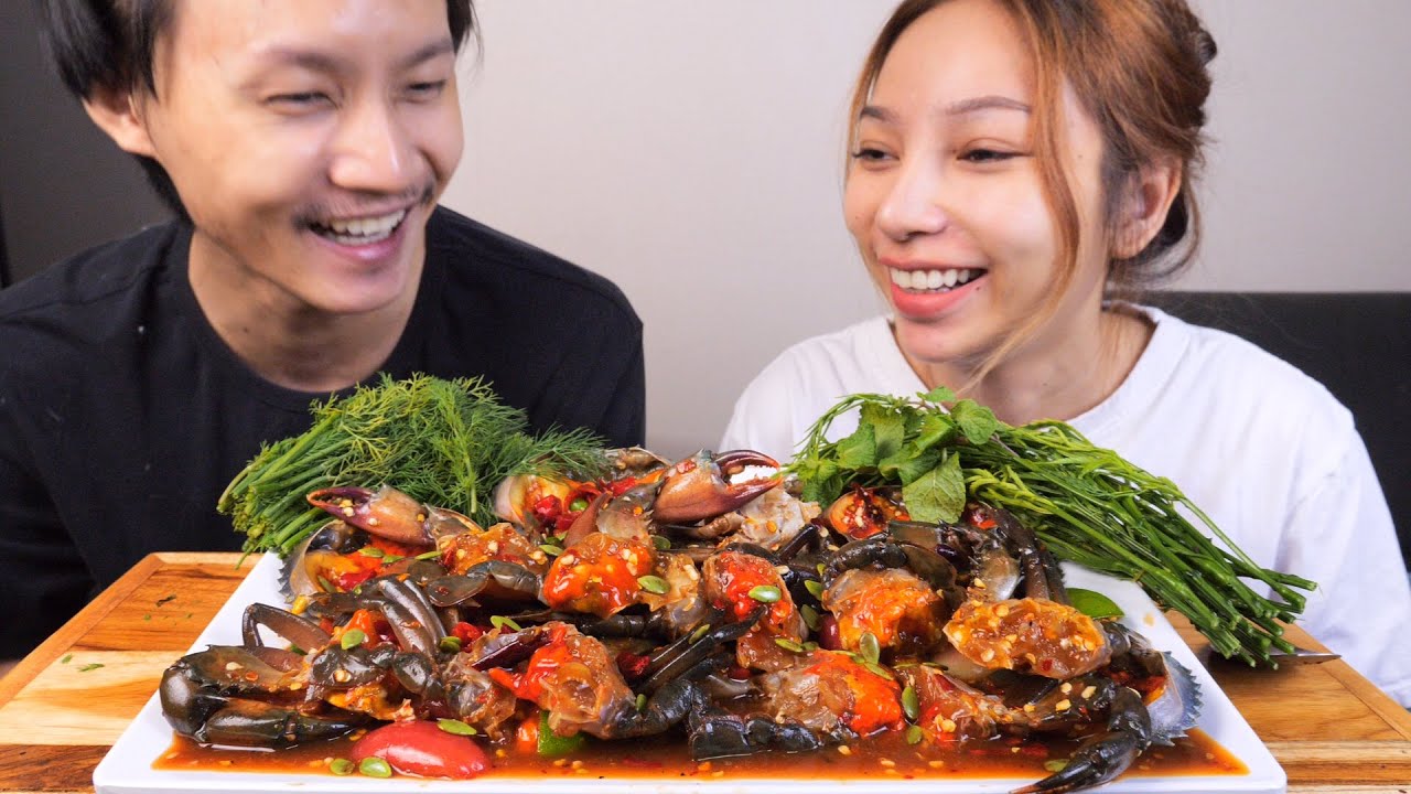 เหลาปูไข่ดองปลาร้า ดูดไข่มันๆหวานๆฟินๆแซ่บยกนิ้ว