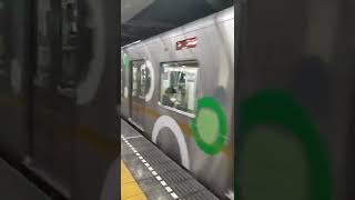 大阪メトロ中央線30000A系（第3編成）生駒行コスモスクエア駅を発車！（撮影日9月18日）