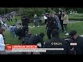 У Білорусі правоохоронці жорстоко поводились з мітингувальниками, яких затримали під час протестів
