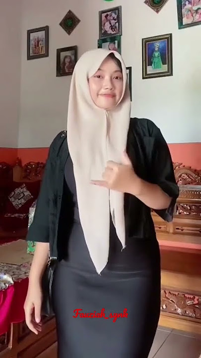rok hitam licinn ketat ahhh💦💦🥵