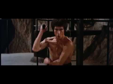 Bruce Lee - nunchaku