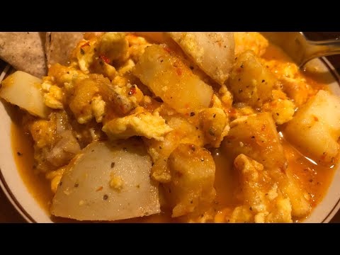 Video: Patatas En Salsa Picante De Huevo Con Mantequilla