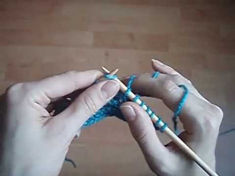 How to Knit with Super Bulky Needles 