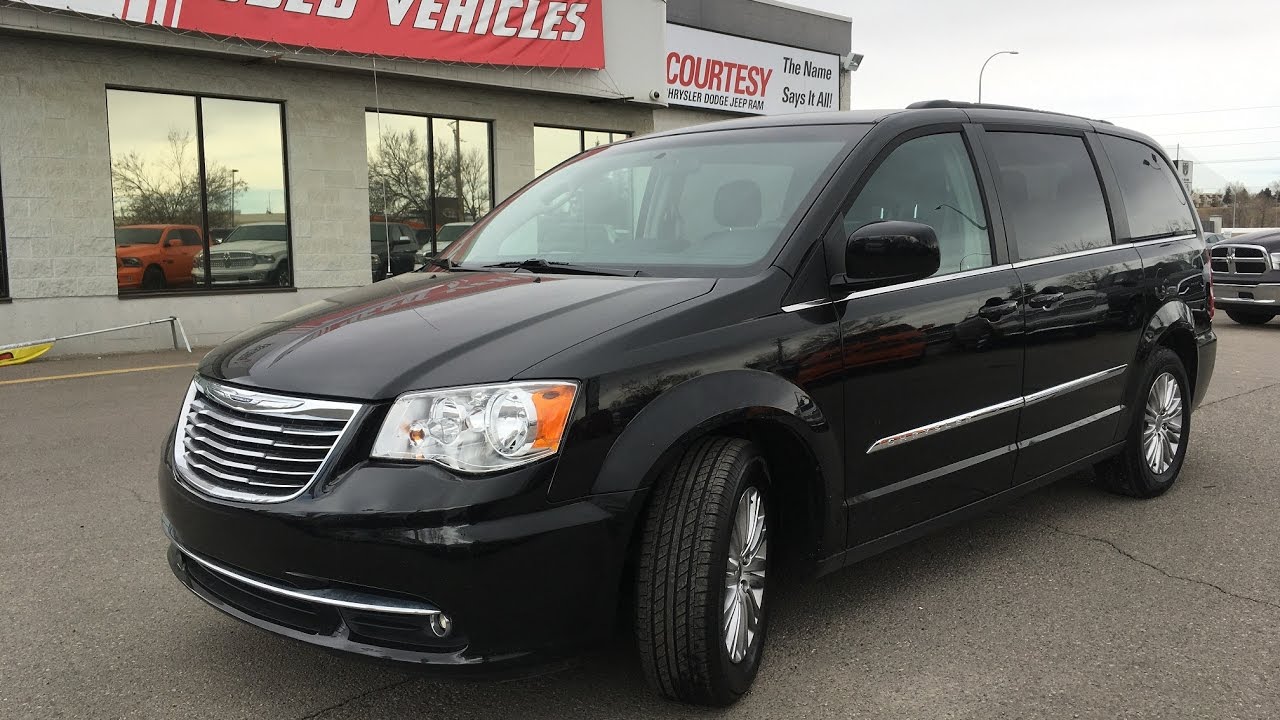 2016 Chrysler Town and Country 