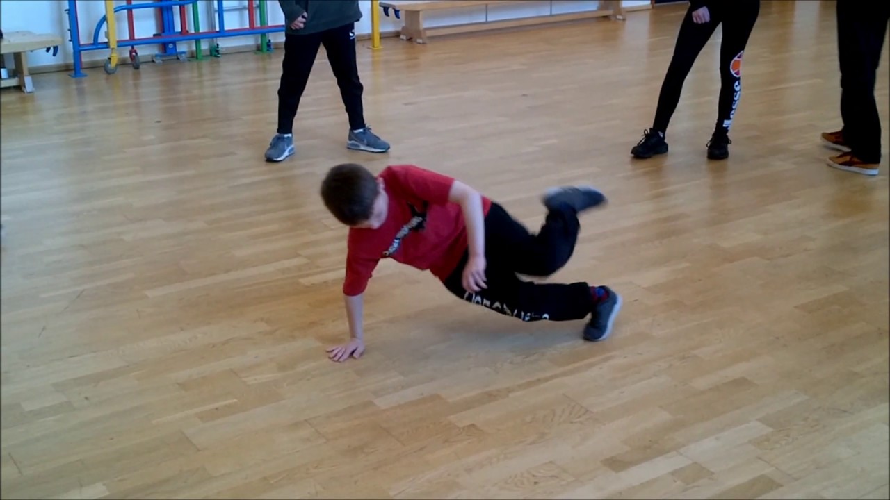 Bboy veeza kids jam session after teaching