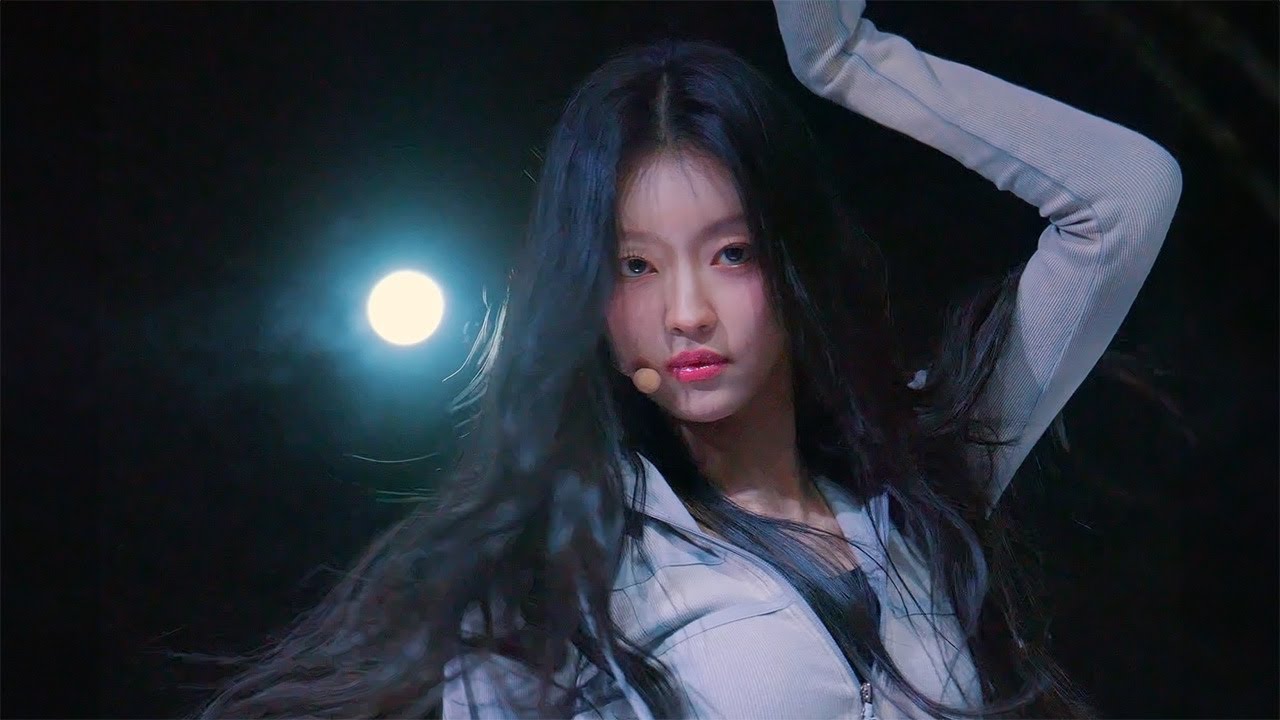 241012 오마이걸 유아 YooA - Dun Dun Dance (던던댄스)  세로 직캠 @ 도봉 그린뮤직 페스타  | Plumia (8K 60p)