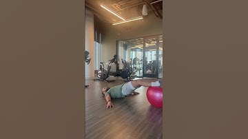 STABILITY BALL HAMSTRING CURL
