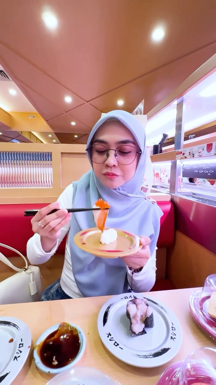 Ricis Makan Semua Menu Sushi.. #riaricis