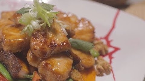 Abundant Pan-fried Grouper with Oyster Sauce (年年有鱼 蚝事盈门)