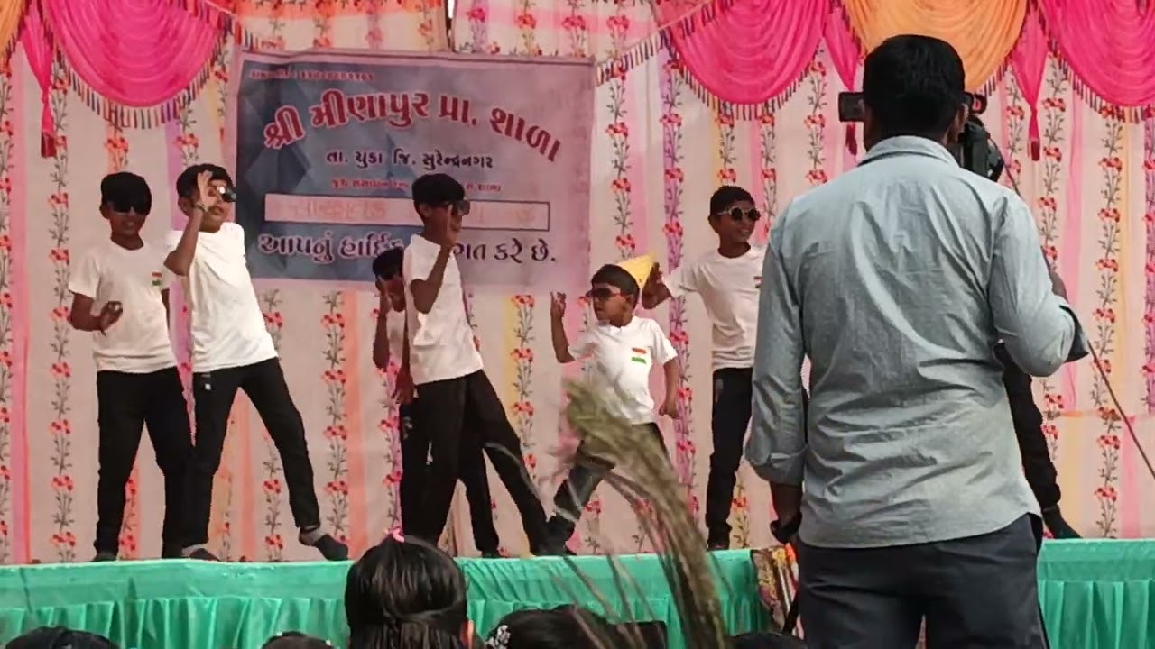 AKAR CHAKAR DANCE BOYS