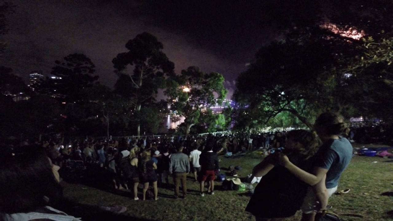 Sydney Nye Fireworks From Mrs Macquaries Point Youtube