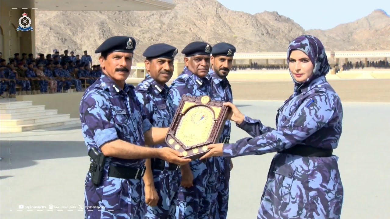 🎥 تسجيل| المفتش العام للشرطة والجمارك يُسلم الجوائز والكؤوس للفرق الفائزة، ولأفضل الرماة. 