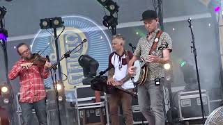 Gravelyard - Infamous Stringdusters, B Chord Brew, Round Hill, VA 5-20-22