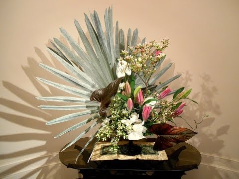 How to Arrange Flowers of Japanese IKEBANA style~パームツリーの
