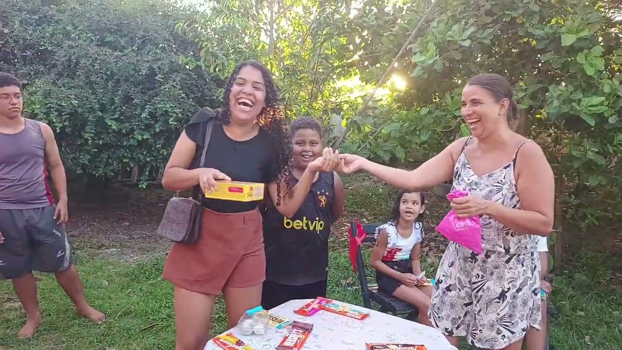 Mais um ano nos reunimos para o amigo chocolate 🍫. Vejam até o final 😘