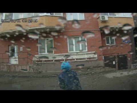 Уличный художник на
