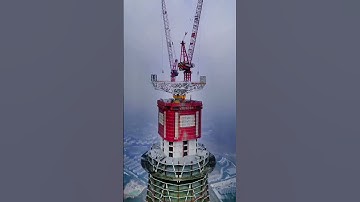 Luffing tower cranes on Construction
