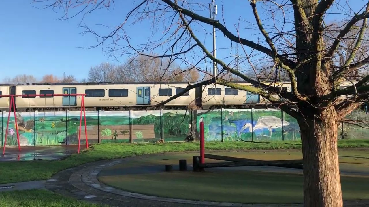 Thameslink Class 700 leaving Haydons Road 16/2/2024