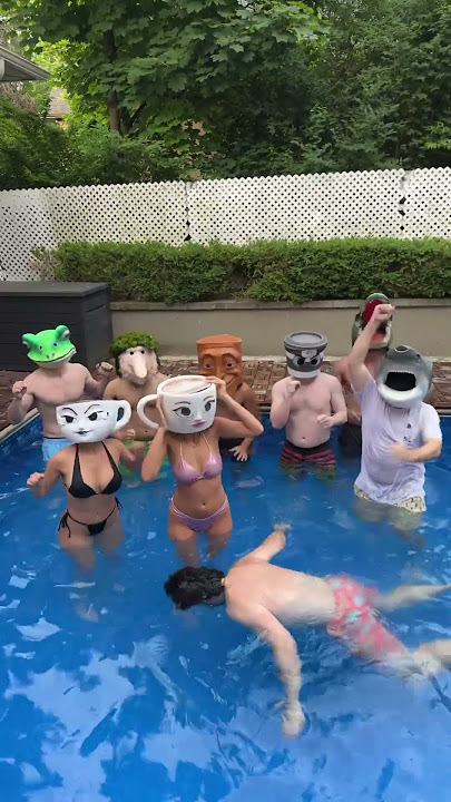 BALLERINA CAPPUCCINA SISTERS POOL PARTY!!