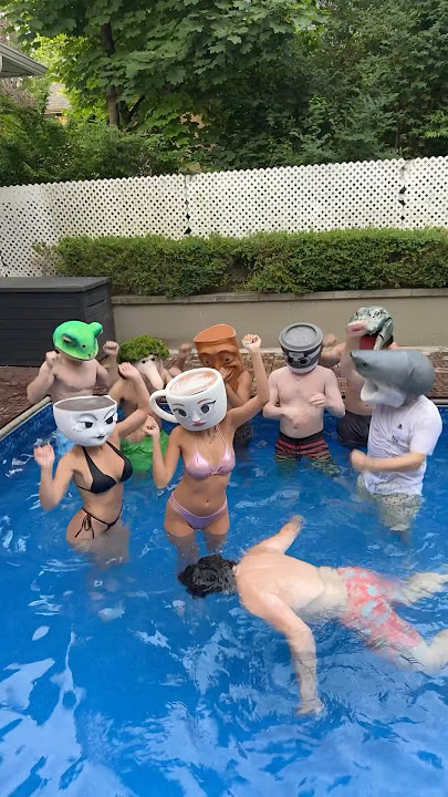 BALLERINA CAPPUCCINA SISTERS POOL PARTY!!