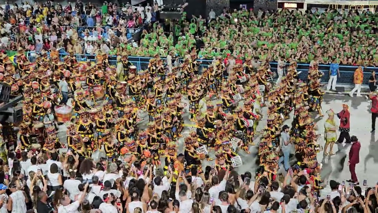 Bateria da Unidos do Viradouro 2025 - Apresentação no 4° Módulo de Jurados (Setor 10)