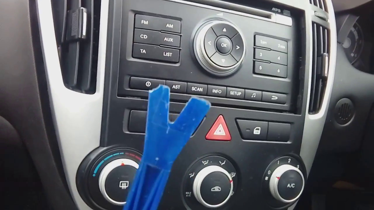 Kia Ceed 2006 To 2012 Quick Radio Removal Guide + Steering Controls Part Numbers - Youtube