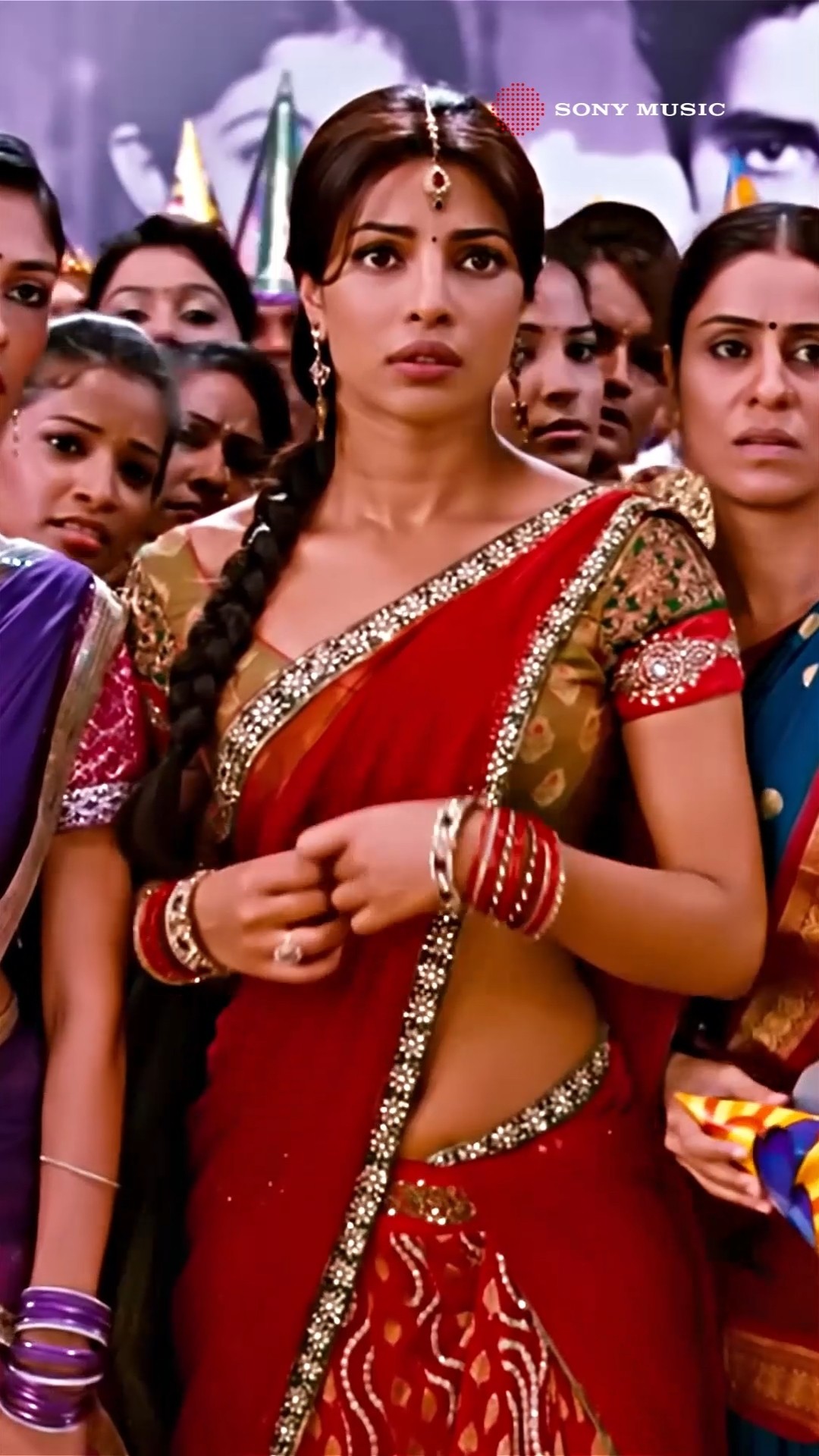 Priyanka, Hrithik \u0026 the magic of Gun Gun Guna! ✨#agneepath #ajayatul #priyankachopra #hrithikroshan