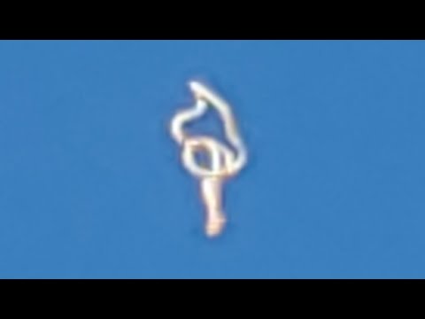 Gigantic Snake Like UFO over Bakersfield, California | 4 Jan 2022