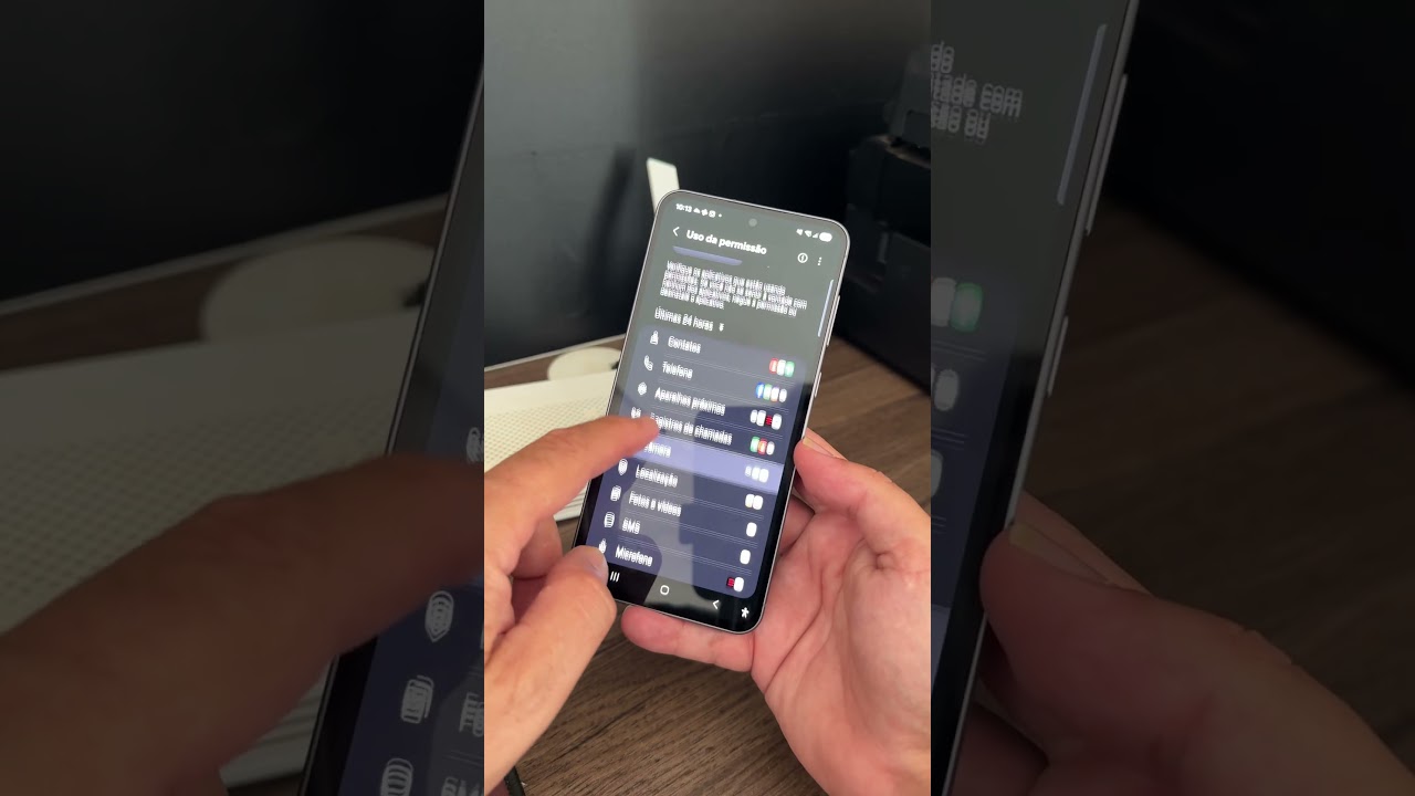 Tem aplicativo de espionando o  tempo todo 