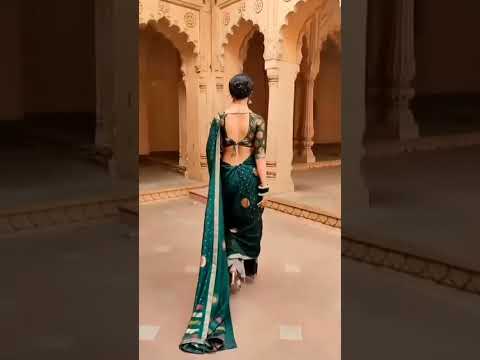 Indian Saree Wali Aunty Ki Backless Dress Main Walk Dekho