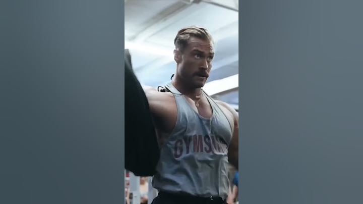 Chris Bumstead silenced the whole gym when he did this