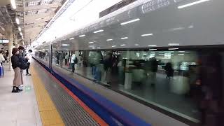 JR東日本東京駅でE657系（リバイバル青色）特急ひたち号の入線シーン(2024年3月2日土曜日)携帯電話で撮影