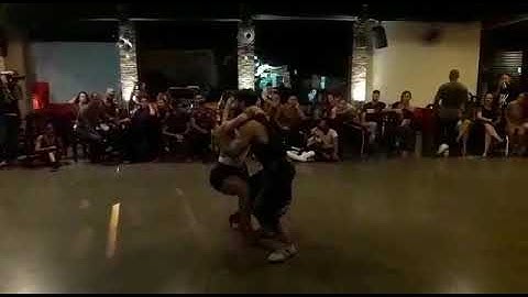 Improviso de Zouk de Natália Vichi e Max Passeri, no Alma Zouk de Abril 2019.