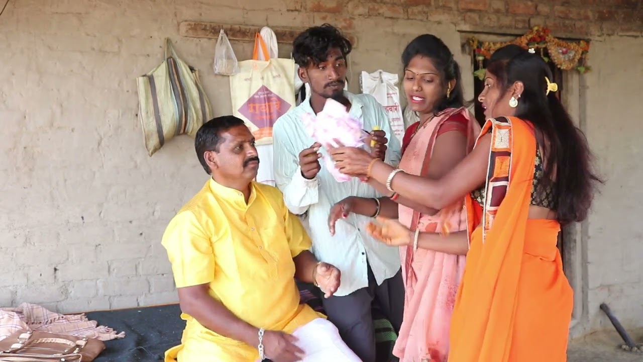 नानान धरली बाई झाला नाणाचा धिंगाणा #youtubeshorts #youtubevideo #zalakmarathi #marathi #ekvira