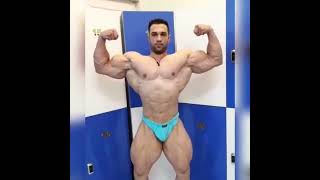 Mehdi Jaberi flexing