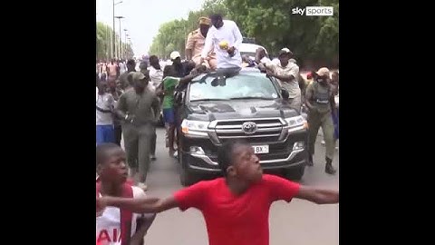 Sadio Mane playing football and parading the AFCON trophy in his hometown in Senegal 🇸🇳❤️