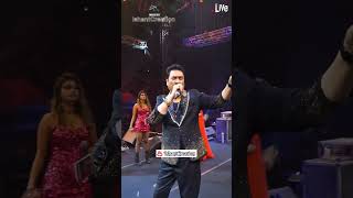 The Most Iconic Stage Energy ✨❤️‍🔥🫵 #shorts #kumarsanu #oldsong  #bollywoodsongs