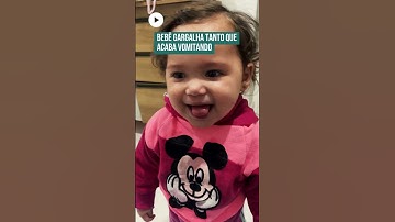 Bebê ri tanto que acaba tossindo e vomitando em vídeo que viralizou! 😮🤮