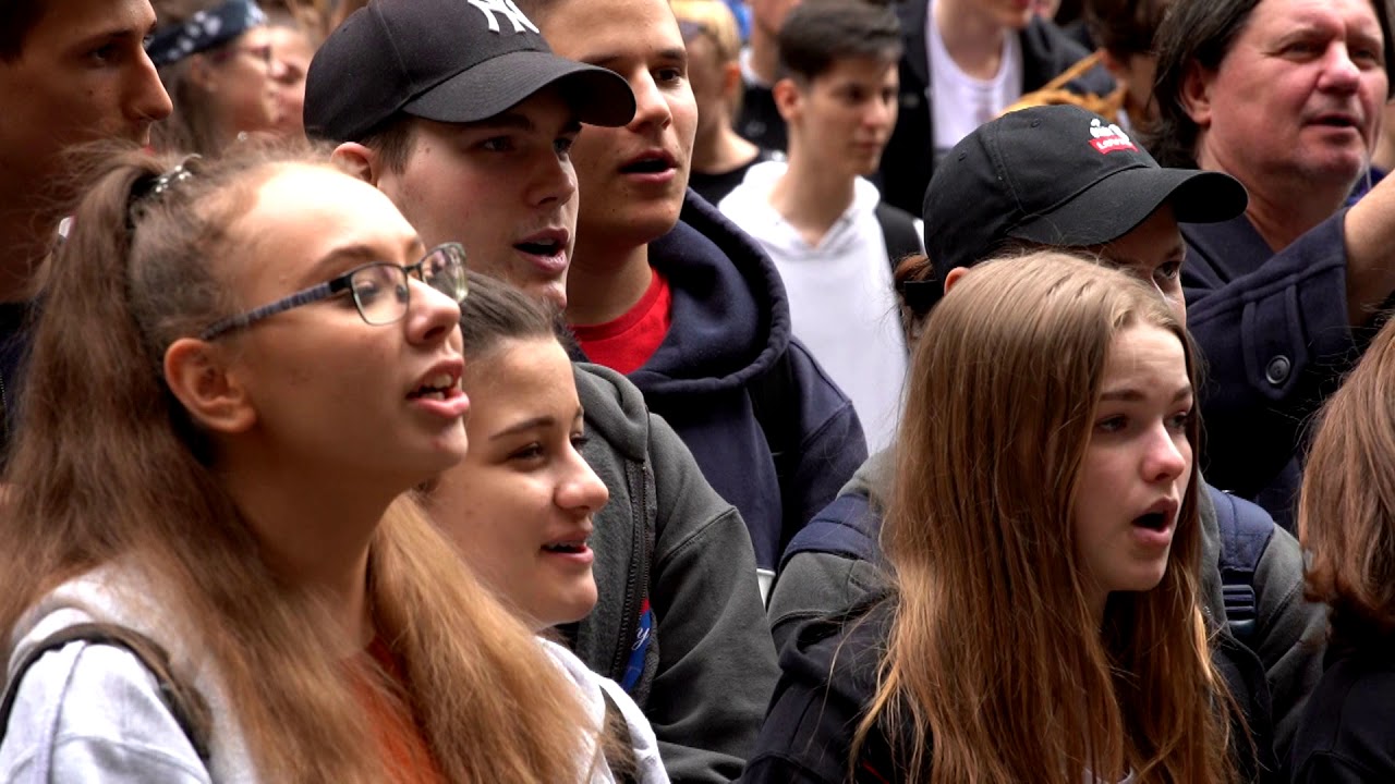 TISZTA SZÍVVEL - KÖZÖS ÉNEKLÉS A KÖLTÉSZET NAPJÁN