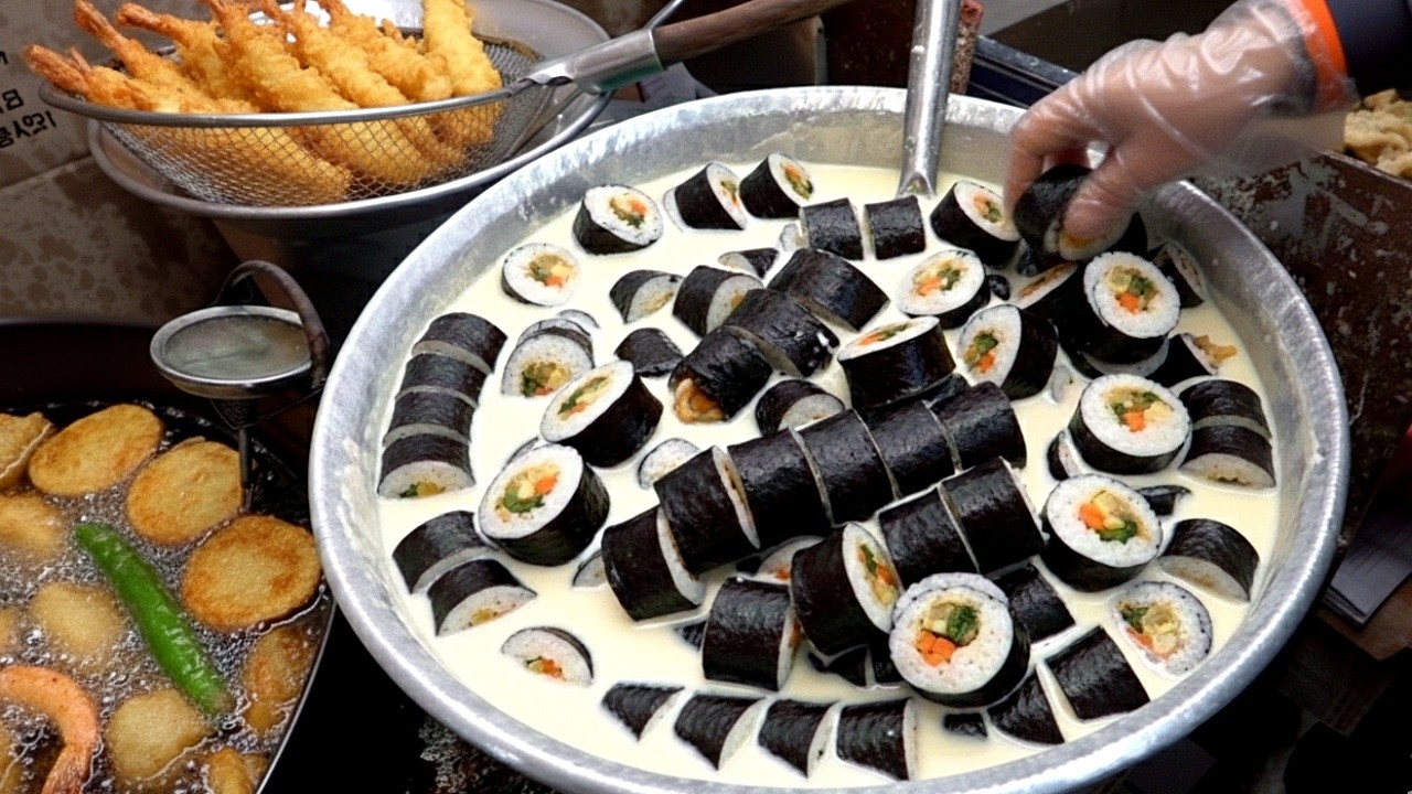 잘나가도 너무 잘나가서 하루종일 불티나는 분식집 전설의 필살기 Korean street food