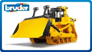 Bruder #02453 1:16 Scale CAT Large Track-Type Tractor 