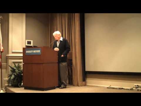 John Seigenthaler welcoming people to "Smart Phone...