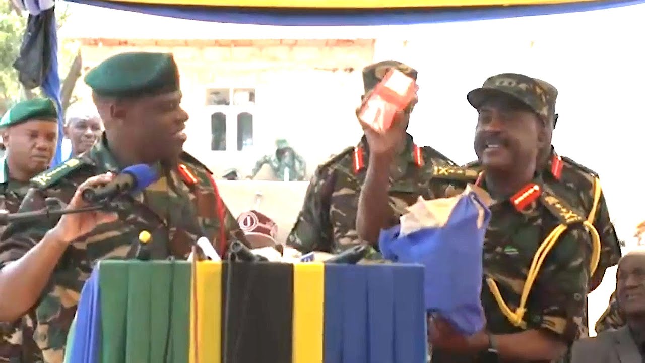 Jenerali Mabeyo Akabidhi Michango ya Wakuu wa Vyombo vya Ulinzi na Usalama (Ujenzi wa Msikiti)