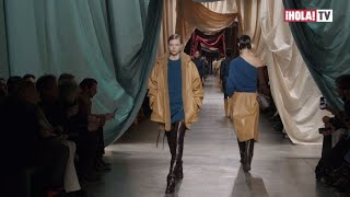 Fendi inaugura la Milán Fashion Week 2024 con una propuesta de estilo británico | ¡HOLA! TV