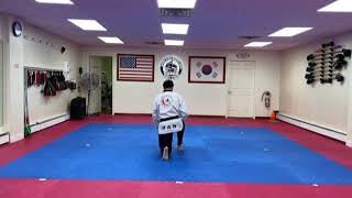 Taekwondo Black belt Front shoulder roll screenshot 3