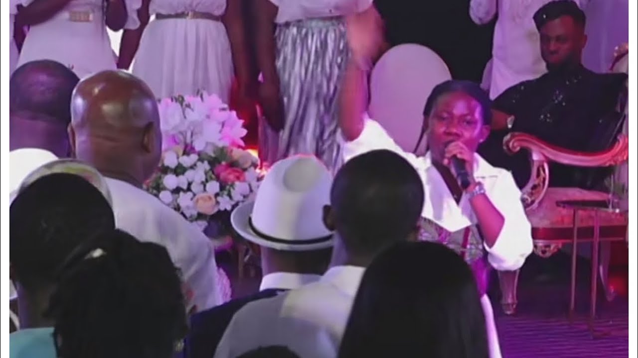 Wow👆🏾Odehyieba powerful performance @ fire Oja birthday party.