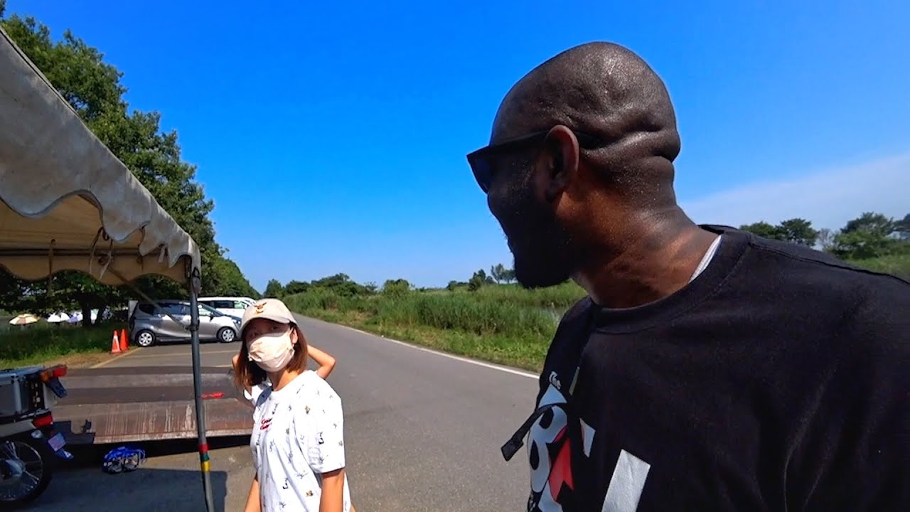 Черный человек появился в японской деревне, и это произошло... (Черный в Японии)