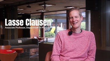 Lasse Clausen teaches physics using a flipped classroom