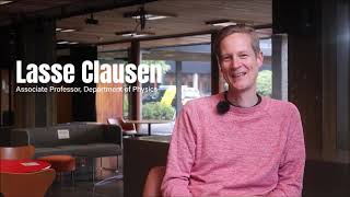 Lasse Clausen teaches physics using a flipped classroom