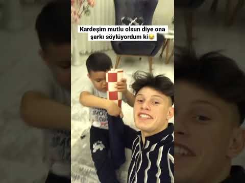 KARDEŞİME ŞARKI SÖYLÜYORUM😂❤️